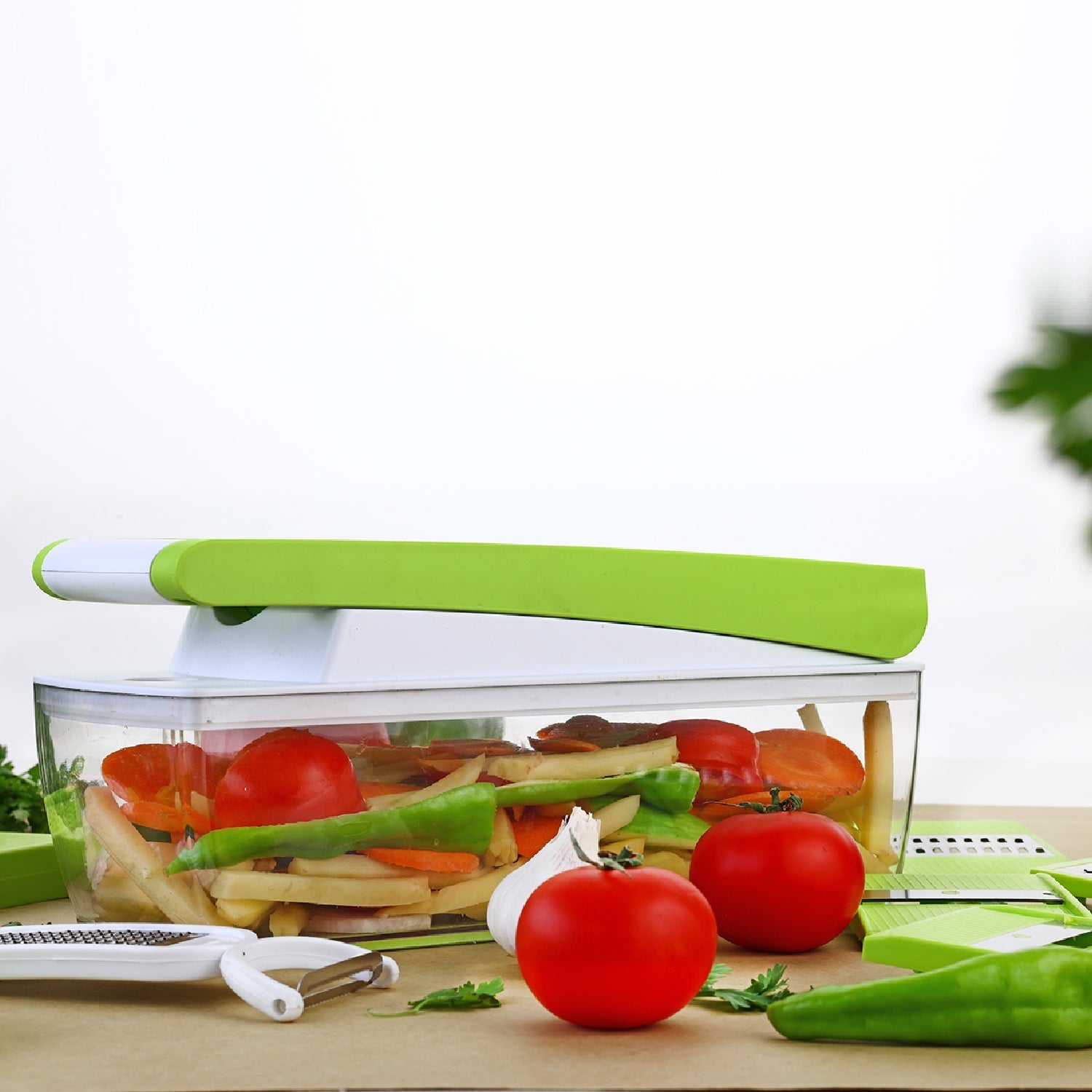 Snowpearl 14-in-1 quick dicer, versatile kitchen tool by House of Sensation, various perspectives. Snowpearl 14-in-1 quick dicer, versatile kitchen tool by House of Sensation, various perspectives.